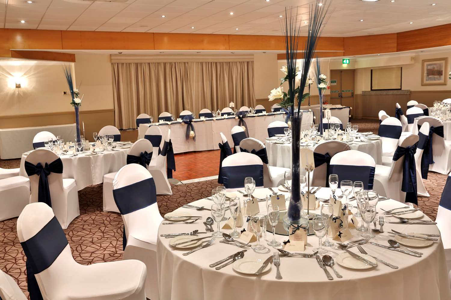 Manchester Altrincham Cresta Court Hotel 11/18