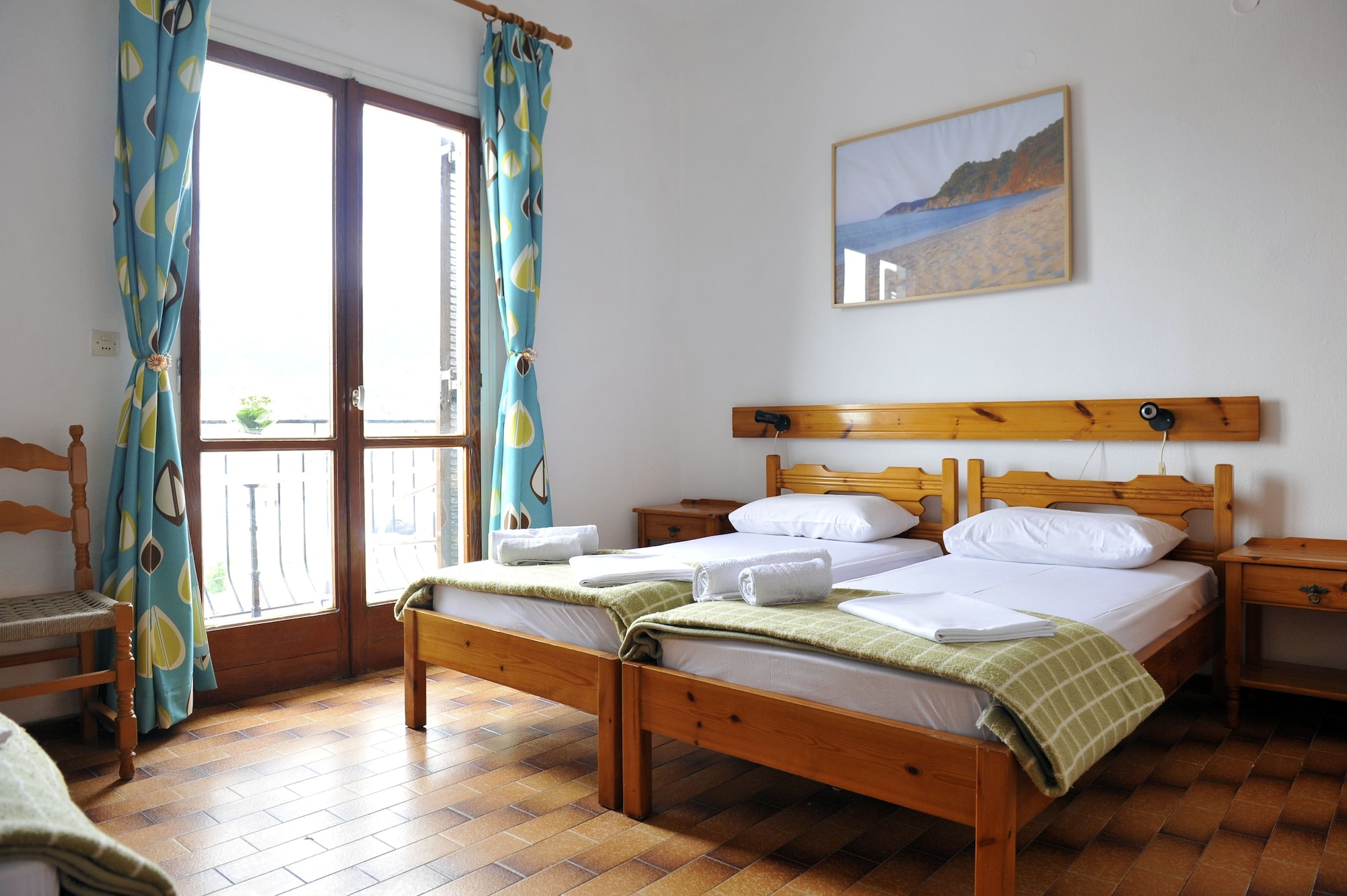 ROOM, TRIPLE