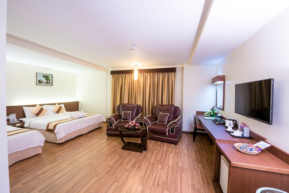 Ohana Phnom Penh Palace Hotel 42/56