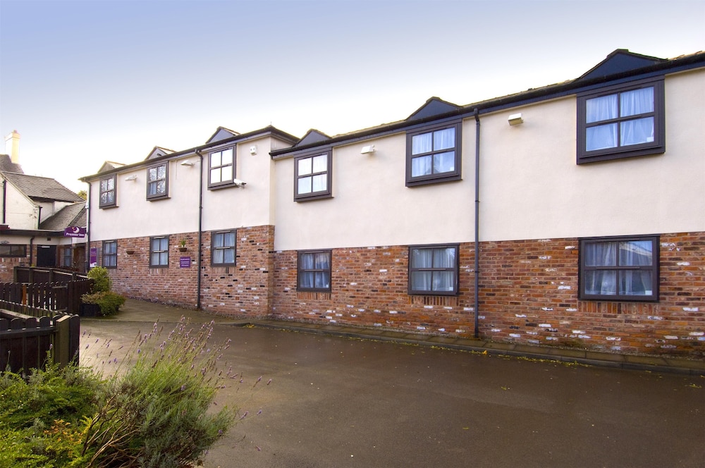 Premier Inn Macclesfield South West Hotel 25/28