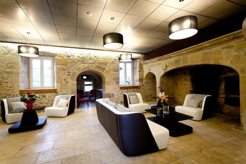 Chateau De La Falque 46/69
