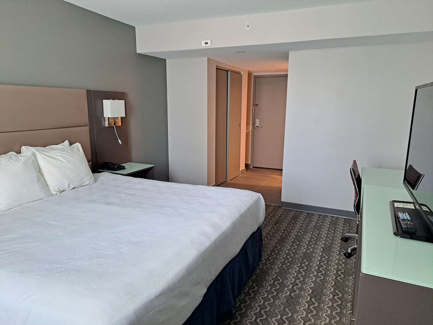 Executive, King Bed