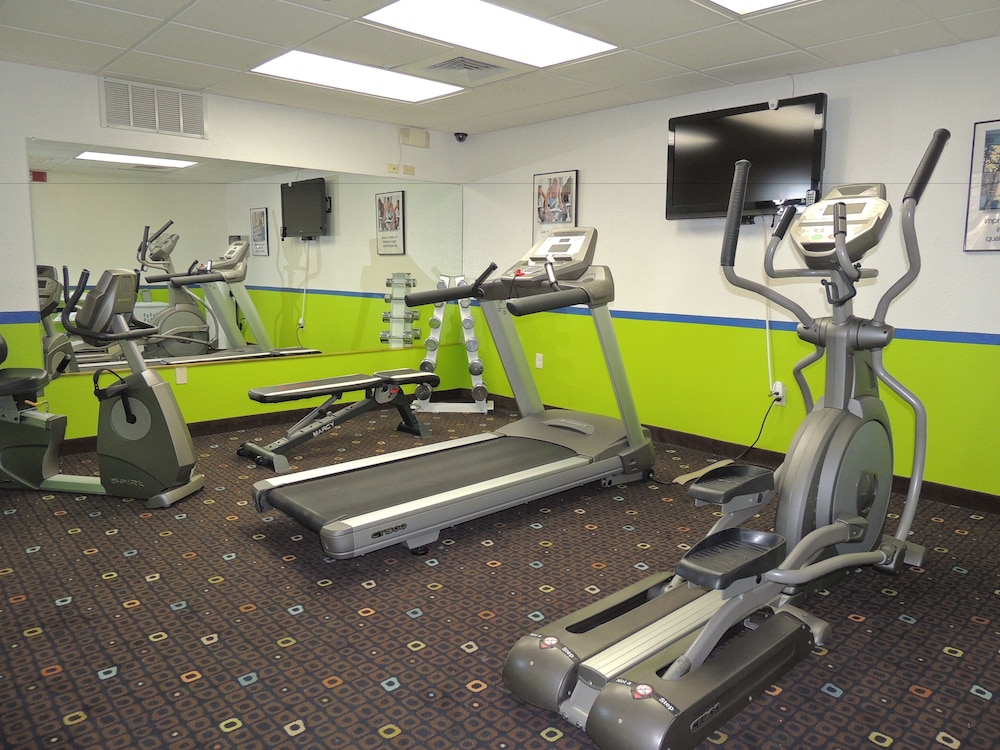 Holiday Inn Express Fallon 38/81
