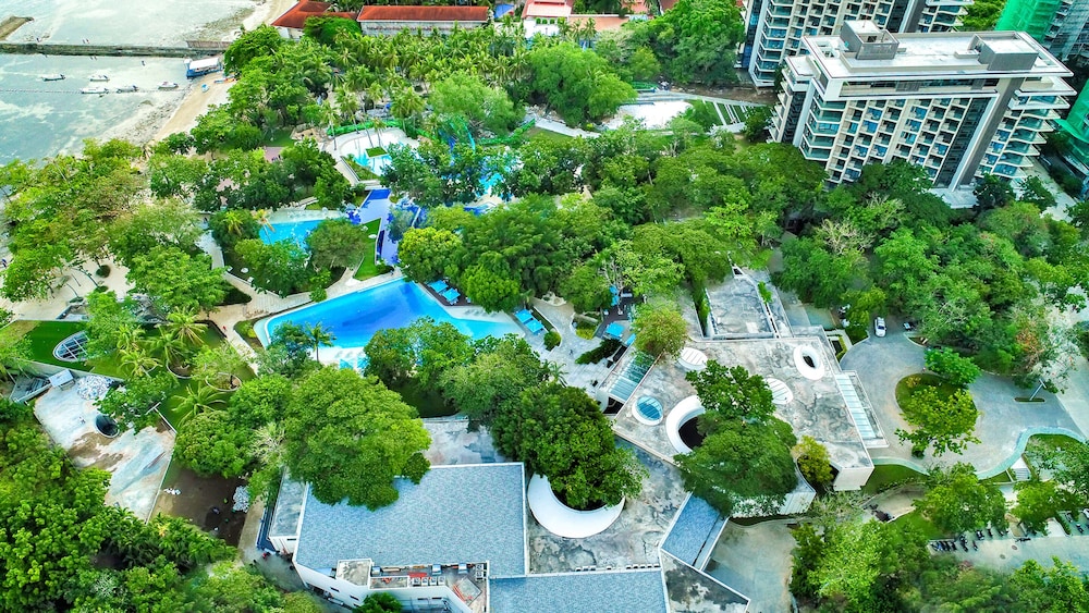 Tambuli Seaside Resort and Spa 30/35