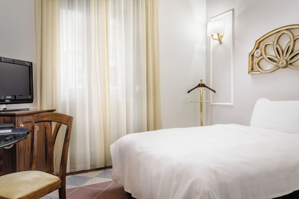 Room, Single, French Bed