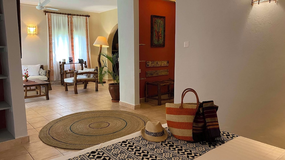 Neptune Palm Beach Boutique Resort & Spa 24/50