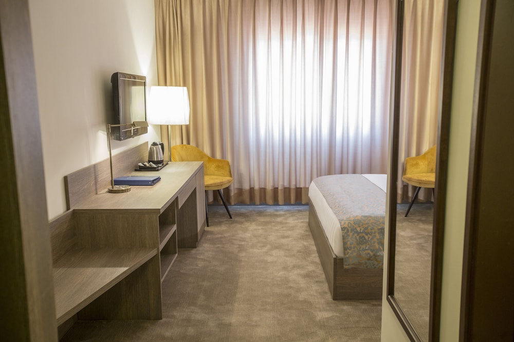 The Sanrock Hotel 25/47