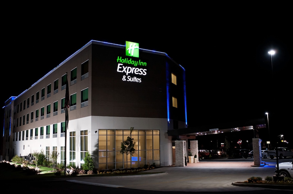 Holiday Inn Express Suites Birmingham North Fultondale 1/34