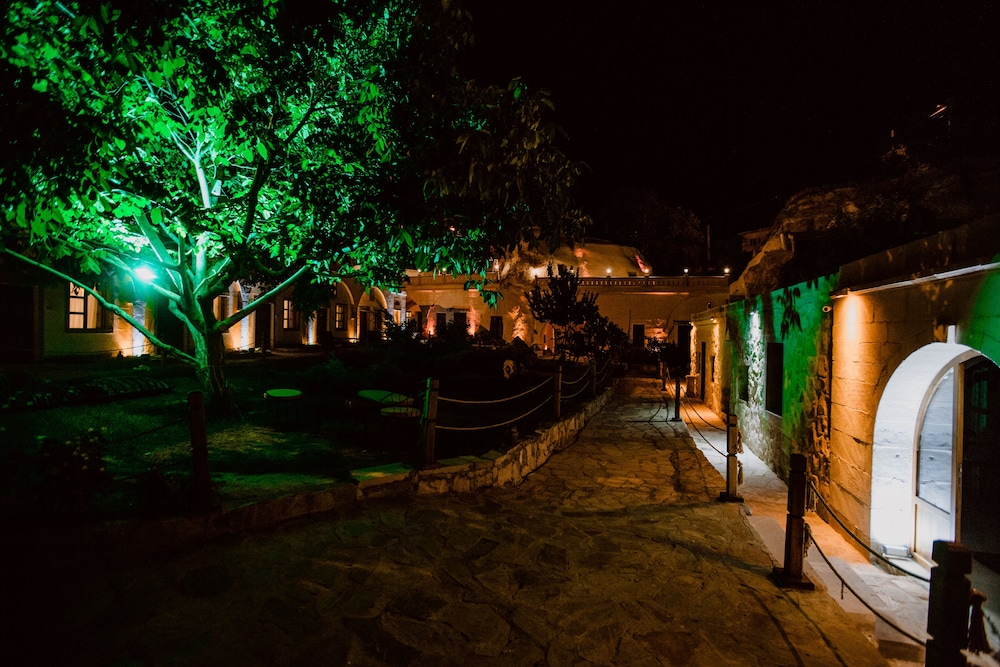 Ortahisar Cave Hotel 40/50