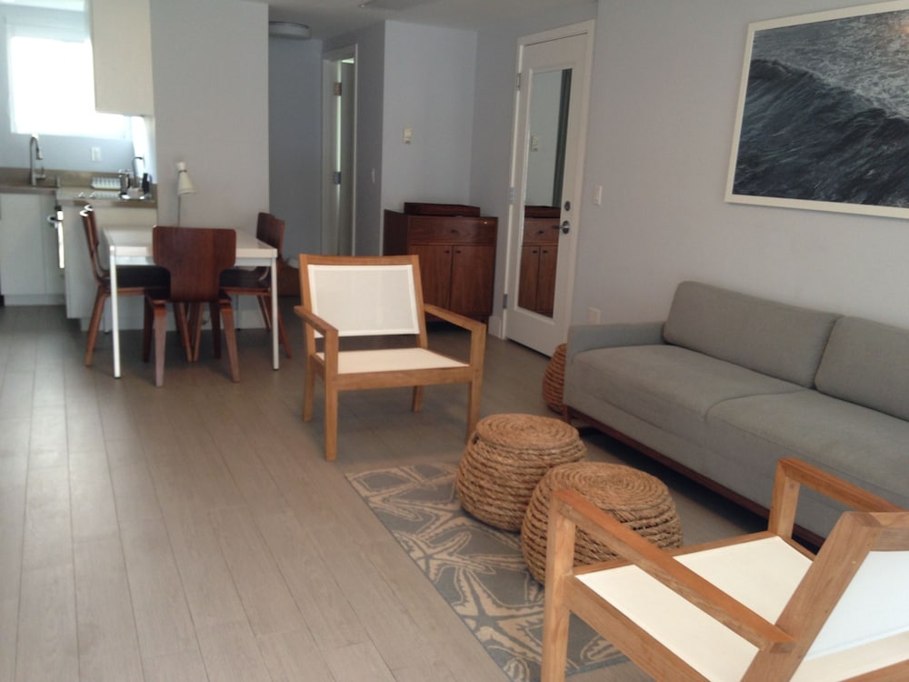 Tides Inn Hotel 17/39