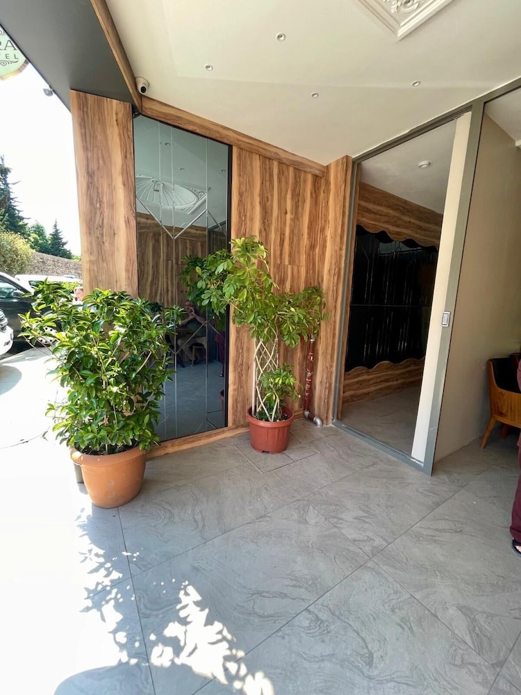 Aymira Suites 32/40