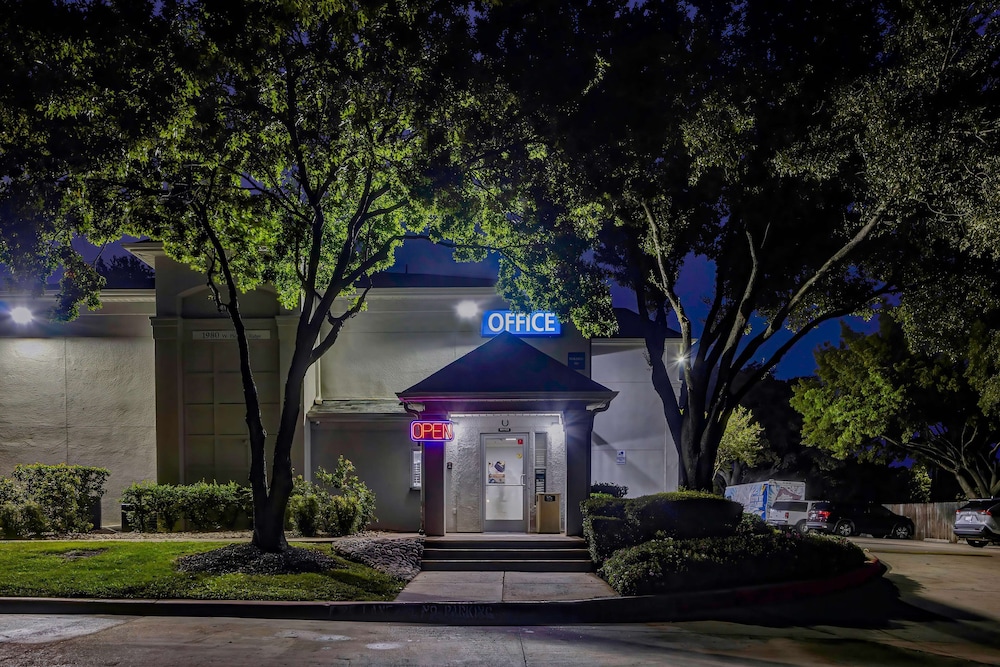 Studio6 Arlington, TX - South - Dallas 40/44