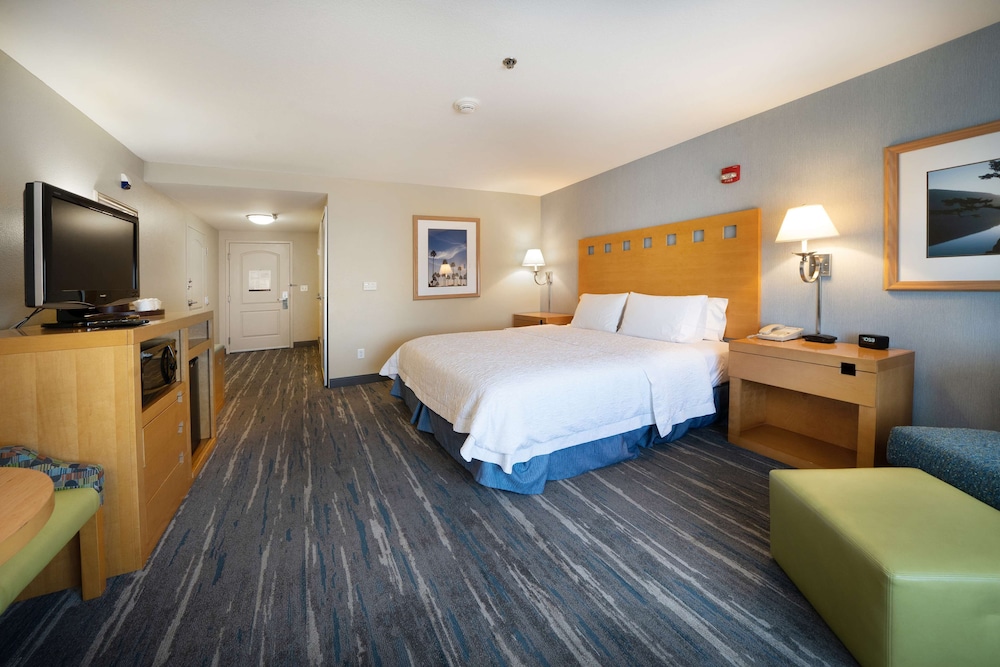 Hampton Inn Suites Madera 15/47