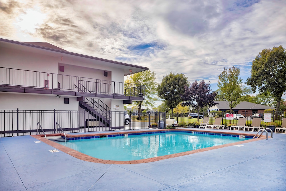 Motel6 Oshkosh, WI in OSHKOSH - WI