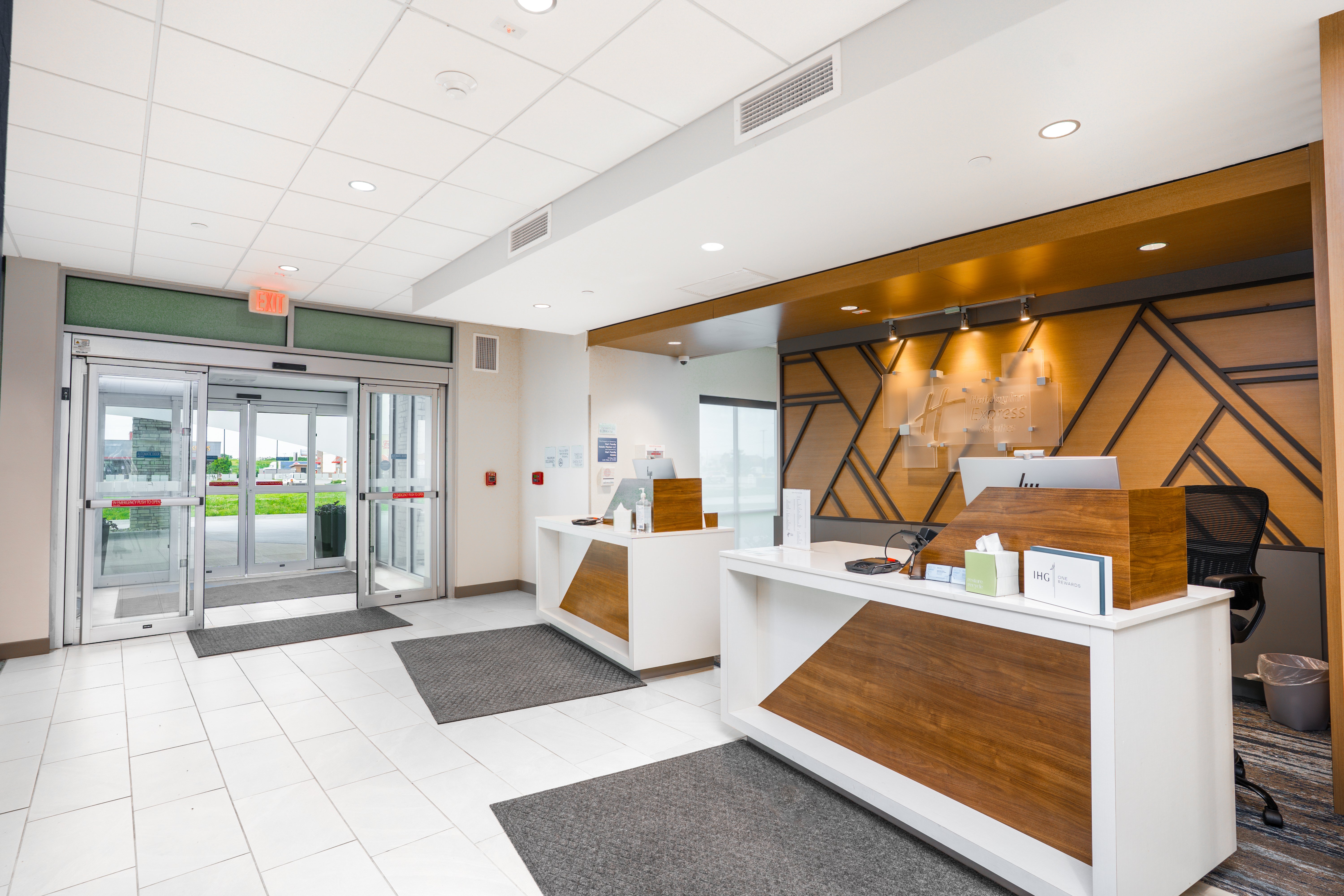 Holiday Inn Express & Suites Cedar Rapids NE - Marion, an IHG Hotel 8/31