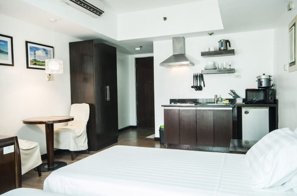Lancaster Hotel Manila 15/45
