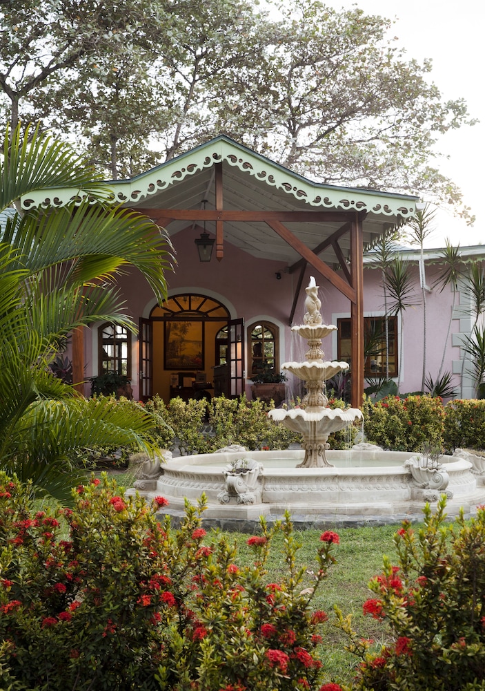 Bequia Beach Hotel 4/78
