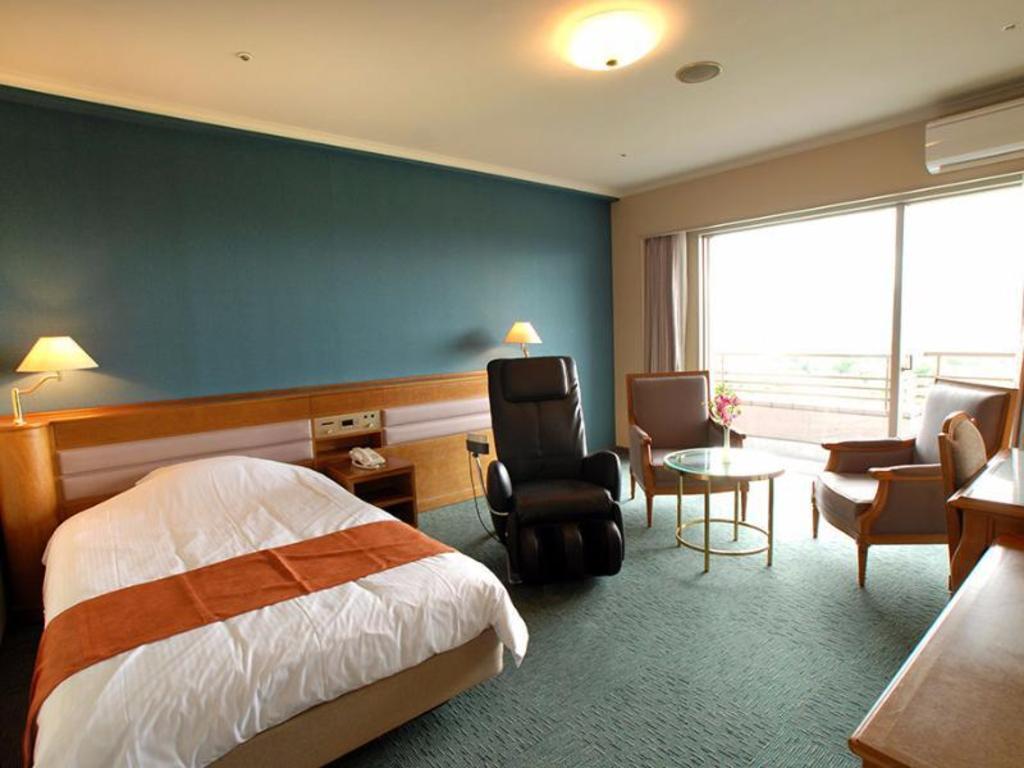 Semi Room, Single, Semi Double Bed
