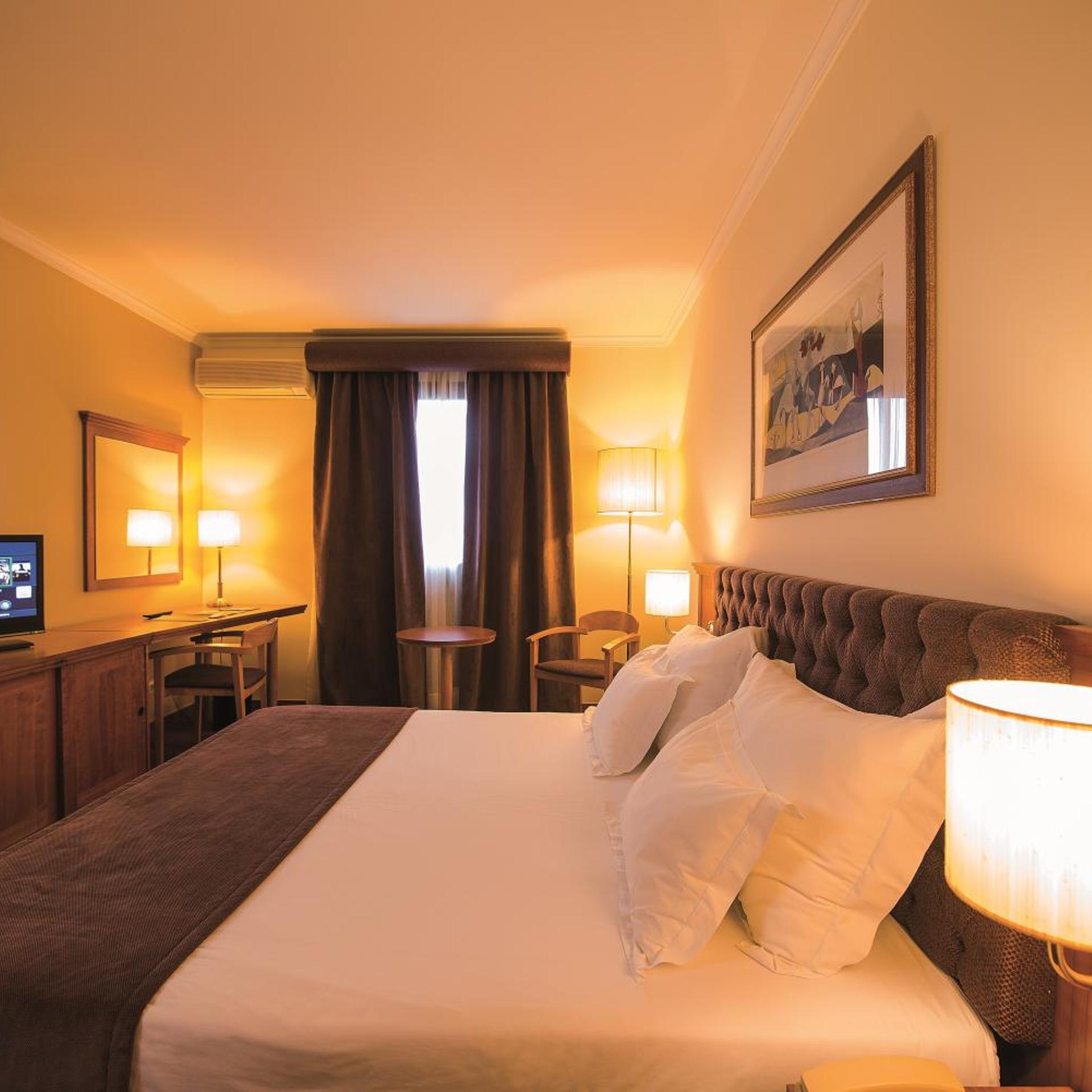 Room, Twin Beds, with Extra Bed