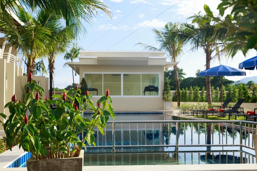 Impress Resort in Thep Krasattri