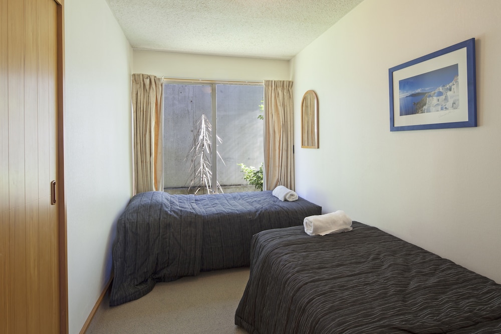 3 BEDROOMS, APARTMENT