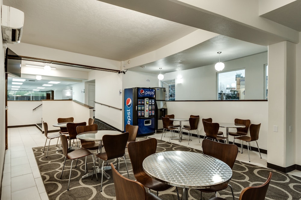 Hotel Spokane 21/27