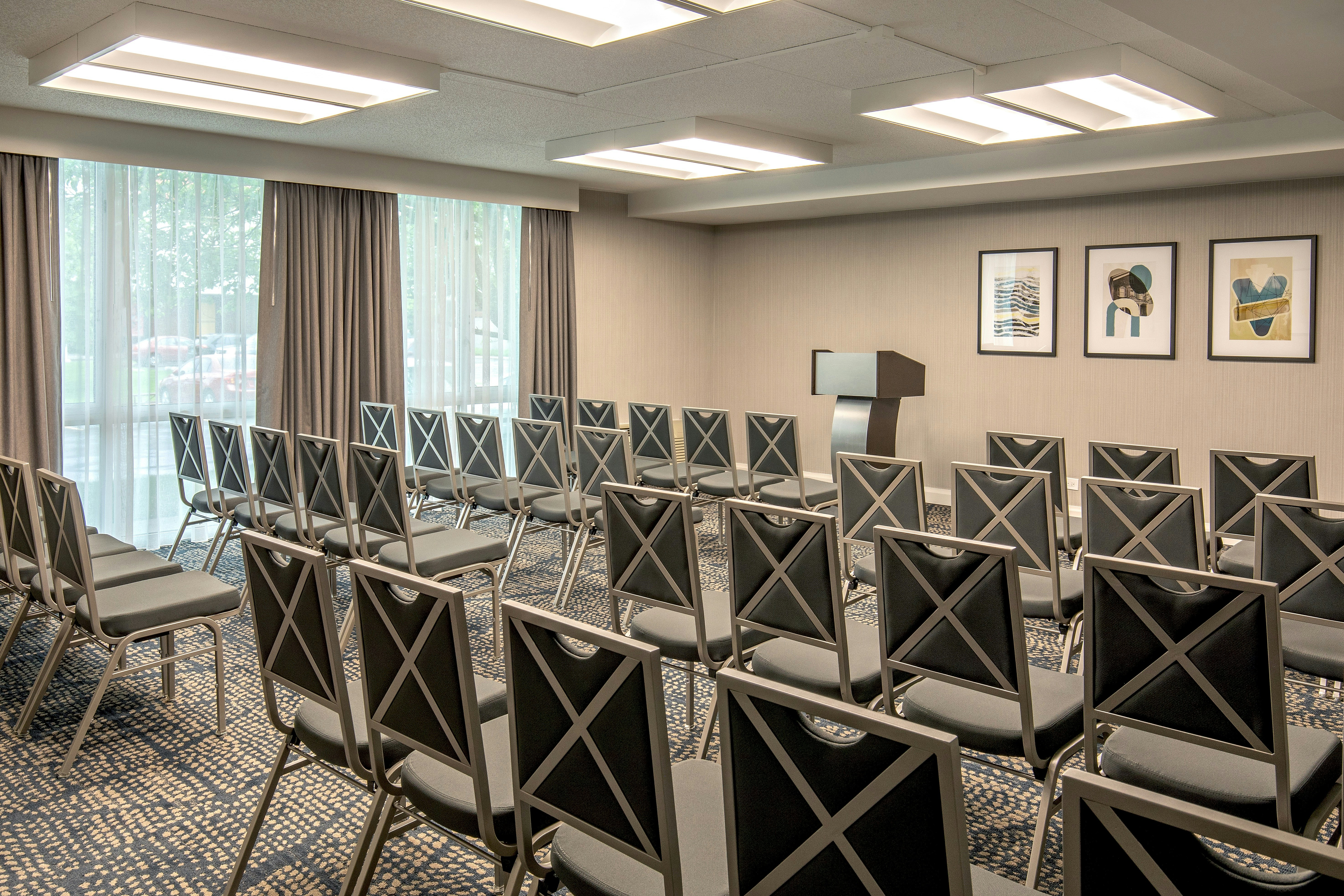 DoubleTree by Hilton Chicago - North Shore Conference Center 41/49