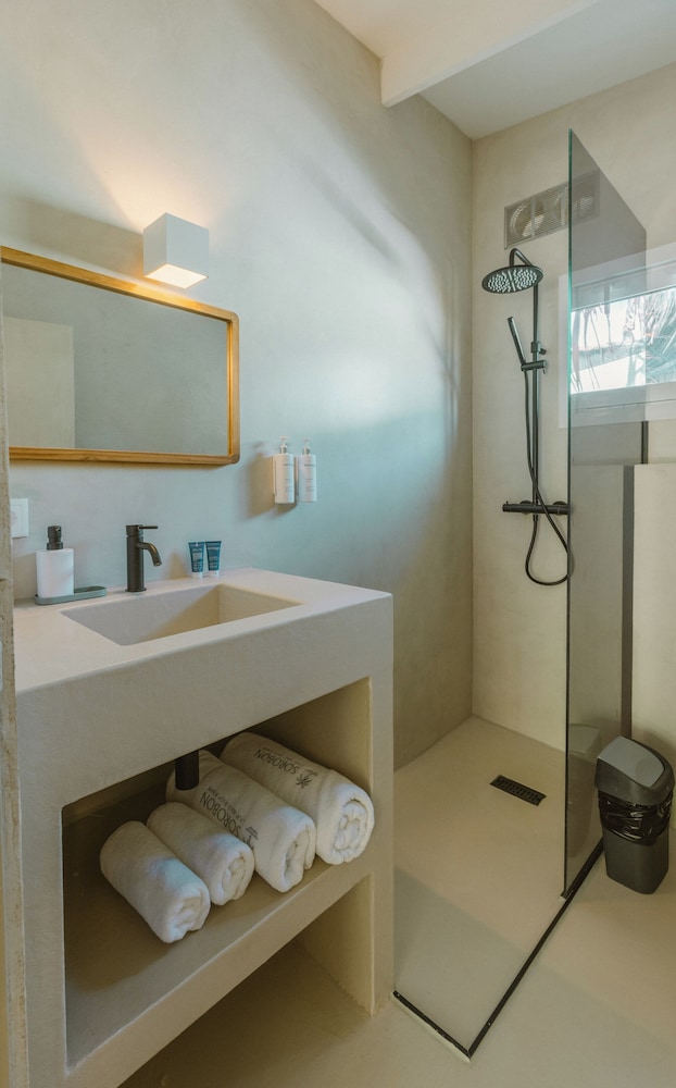 Sorobon Beach Resort & Wellness 50/50