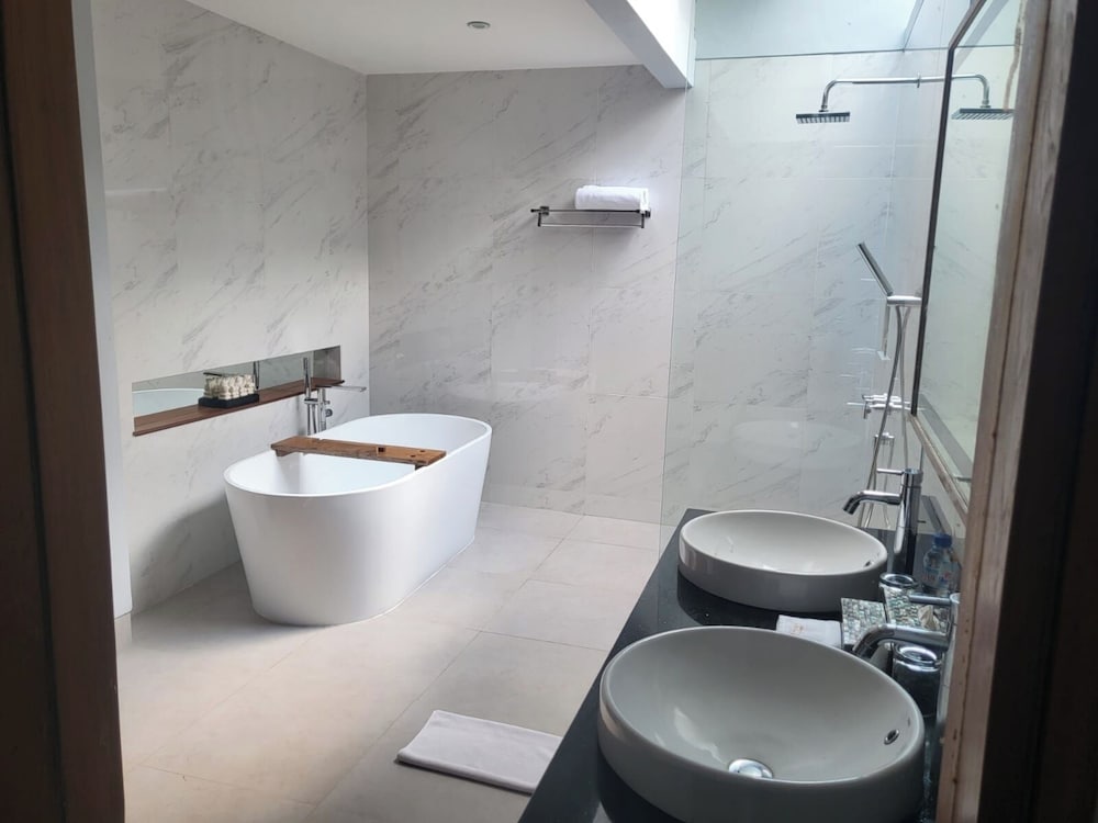 PRADHA VILLAS SEMINYAK 61/63