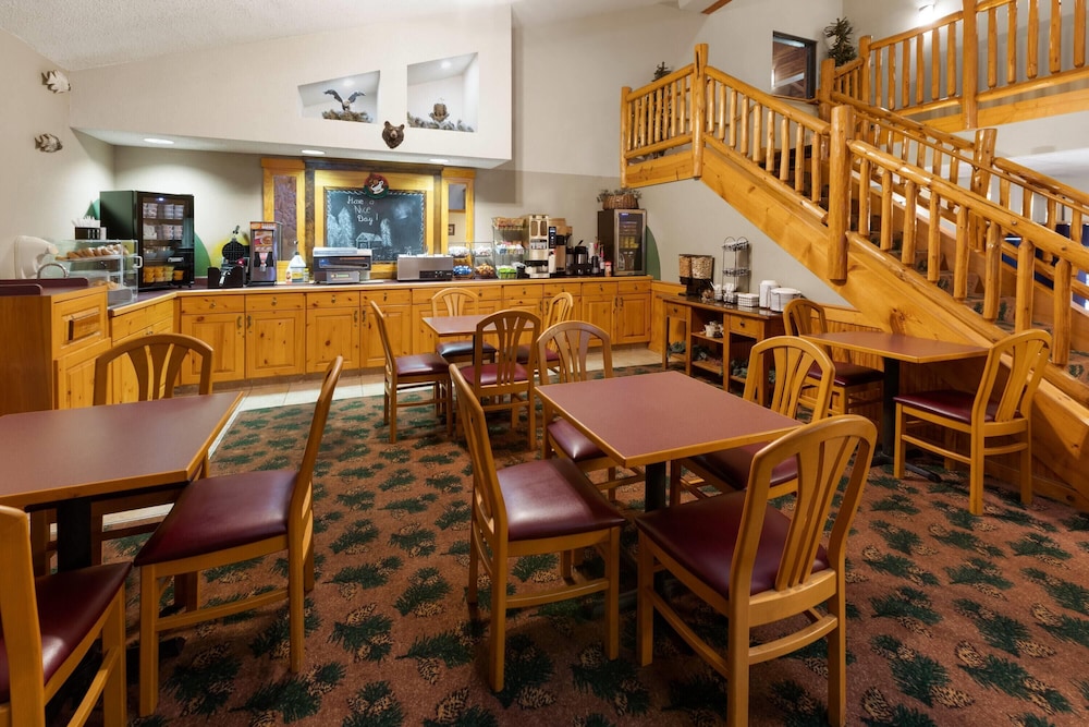 Shell Lake Lodge, a Travelodge by Wyndham 43/55