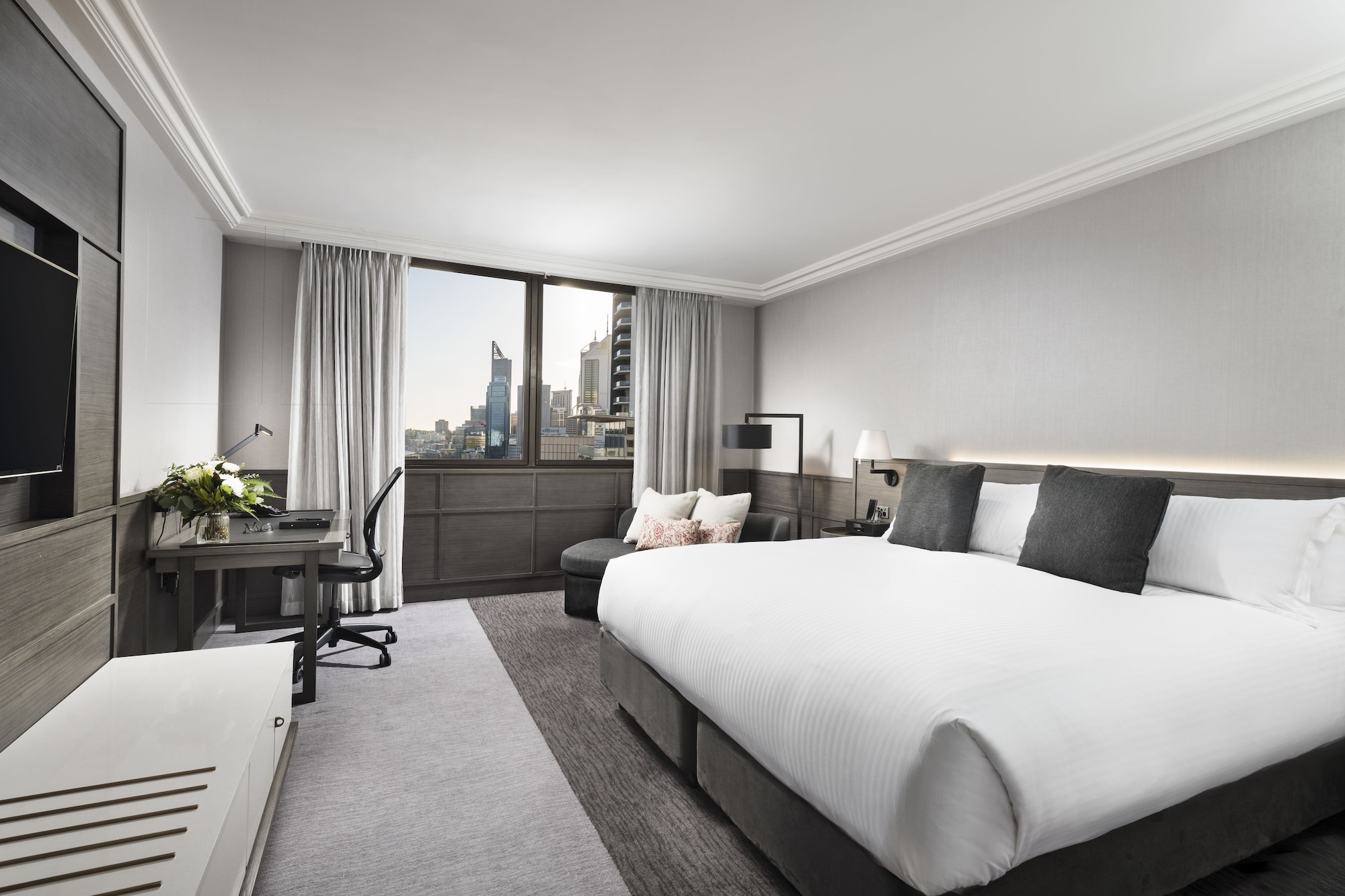 PREMIER, KING BED