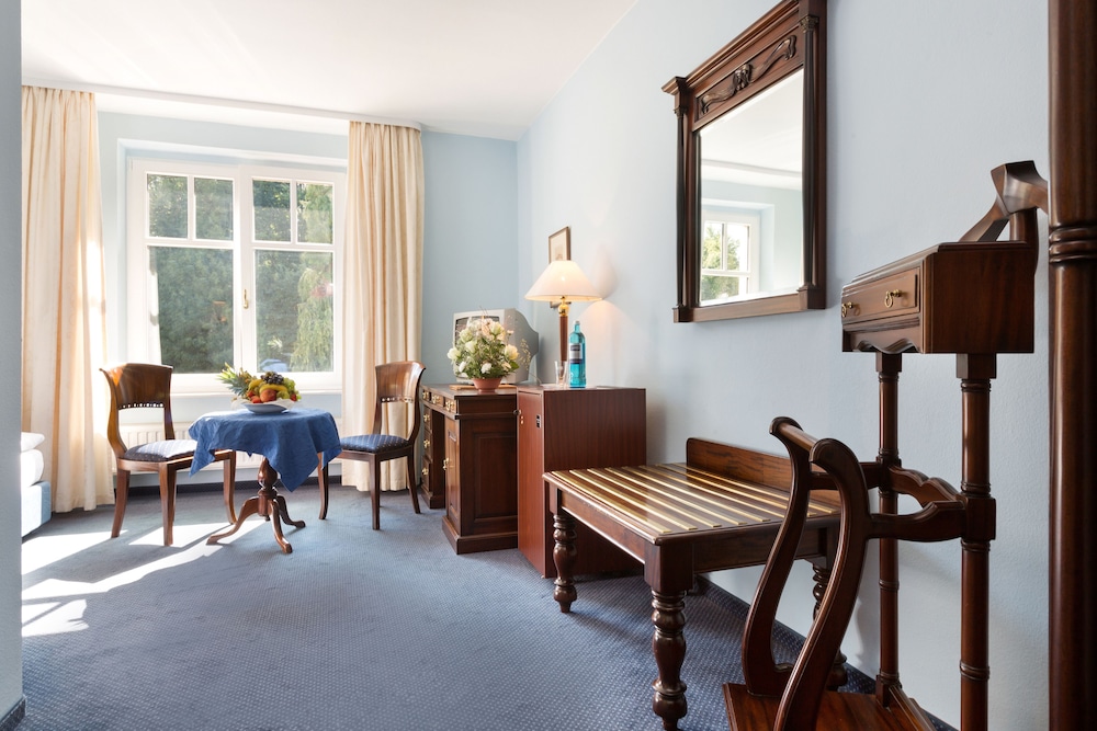 Schlosshotel Ralswiek 3/50