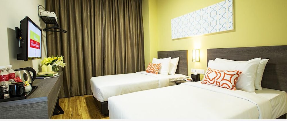 Humaira Hotel 10/41