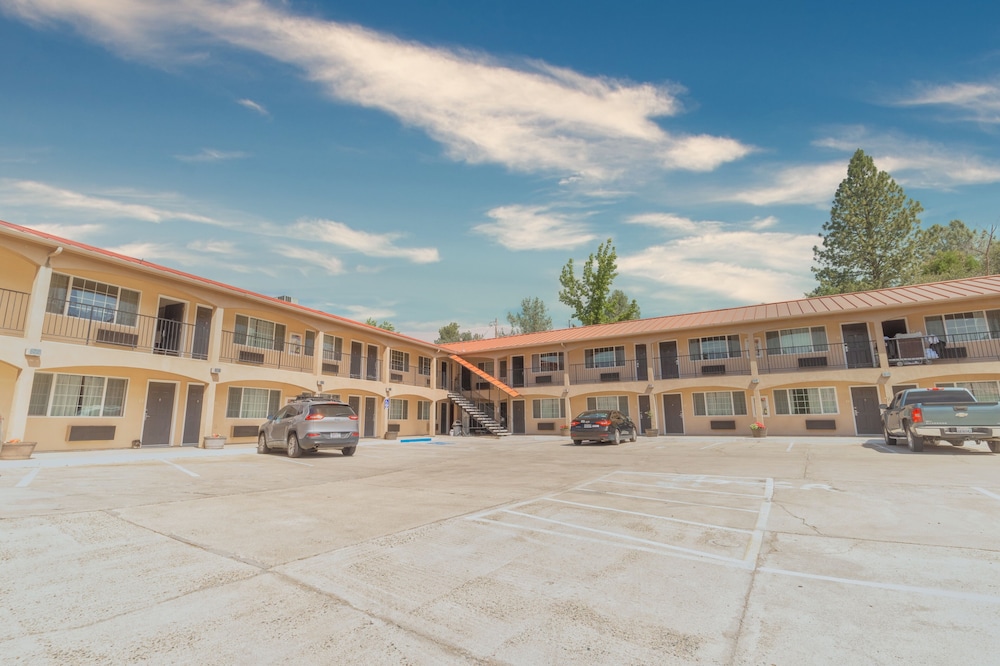 Yosemite Inn 3/61