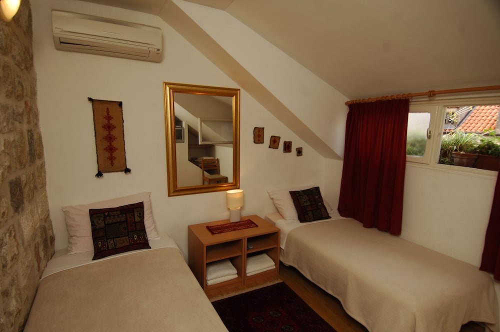 Villa Sigurata Ii 14/50
