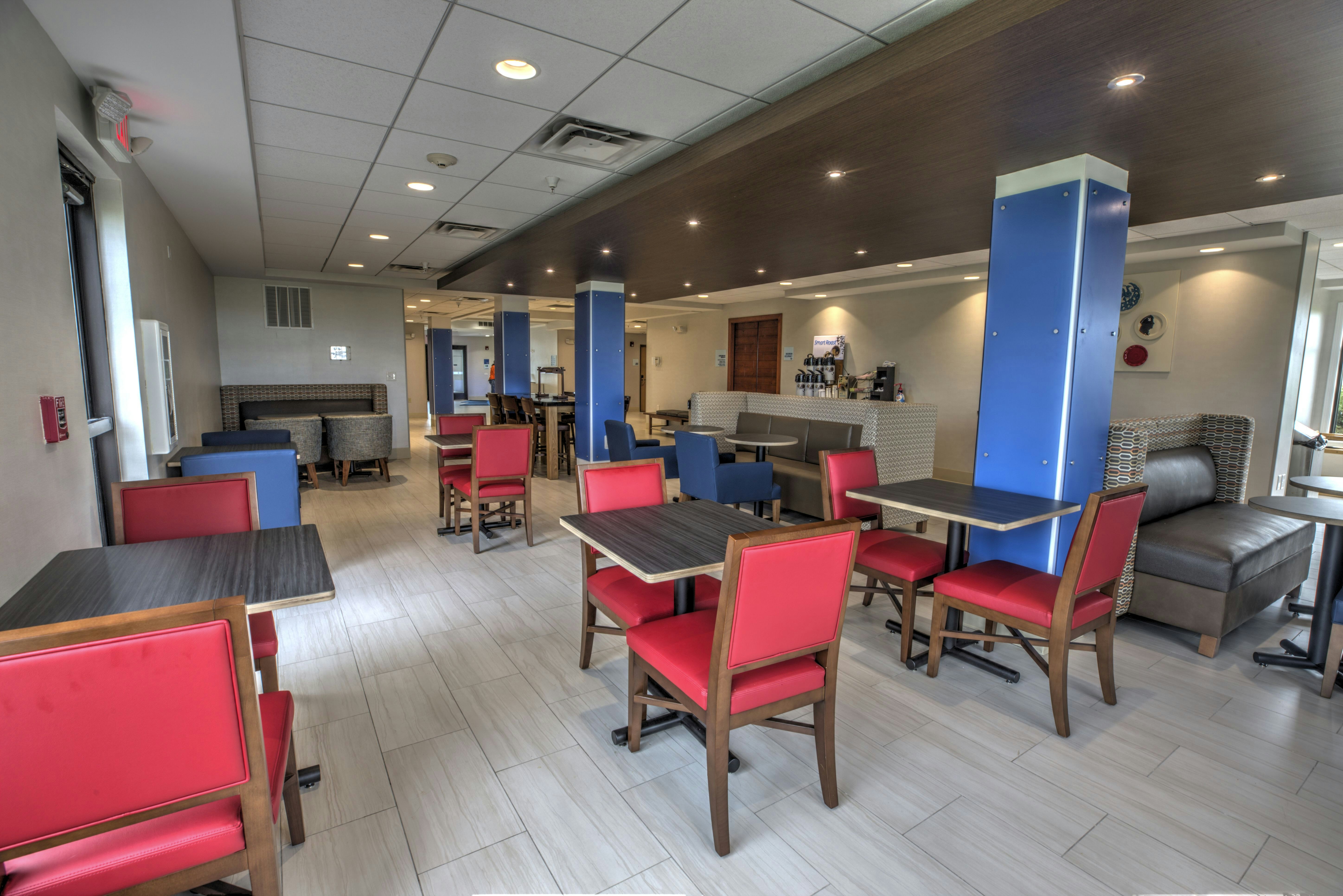 HOLIDAY INN EXPRESS ROCHELLE 54/71