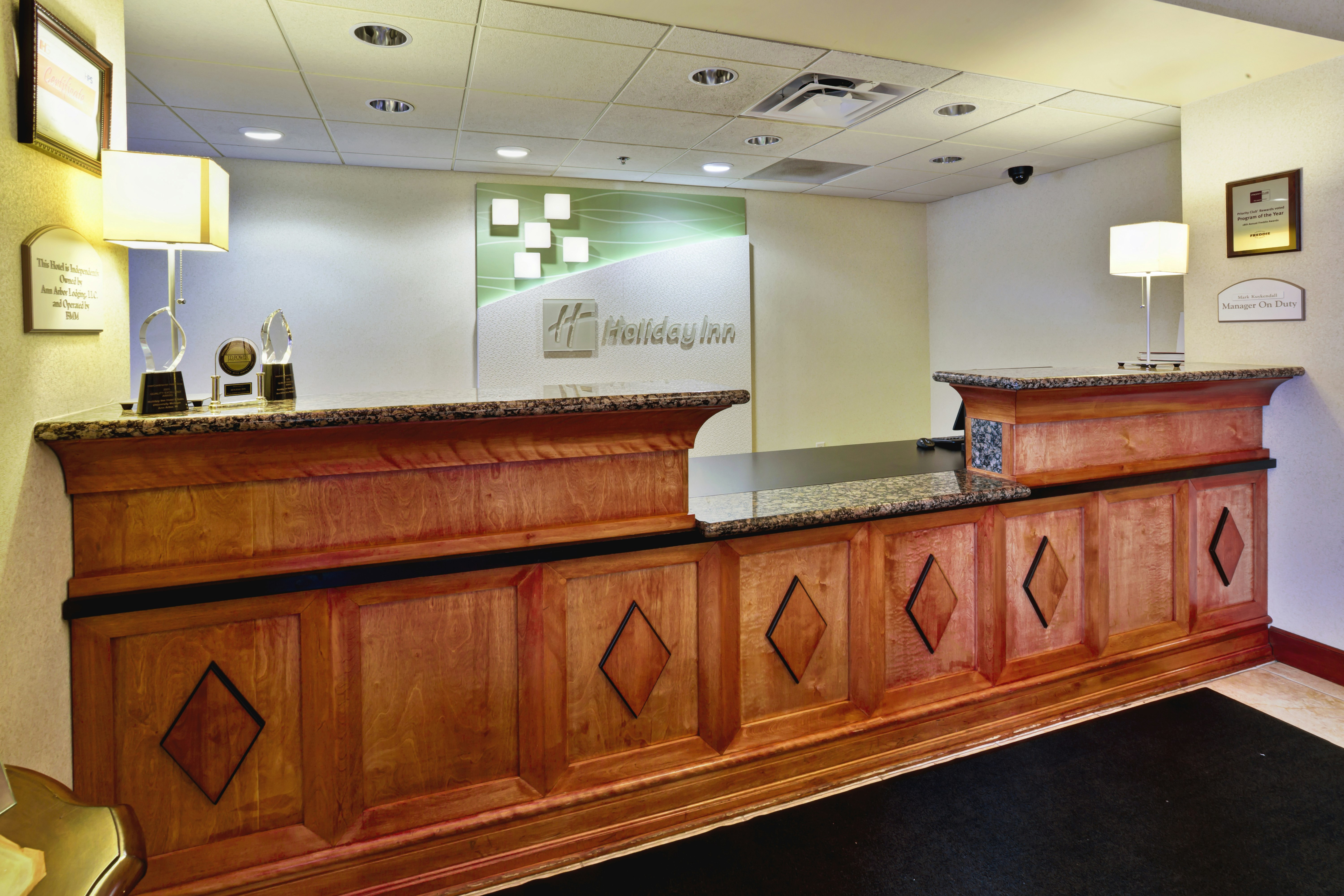 Holiday Inn Hotel Suites Ann Arbor Univ Michigan 5/73