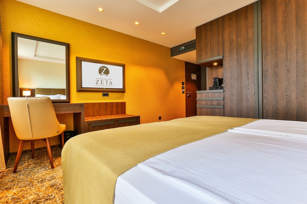 Hotel Zeta 11/39
