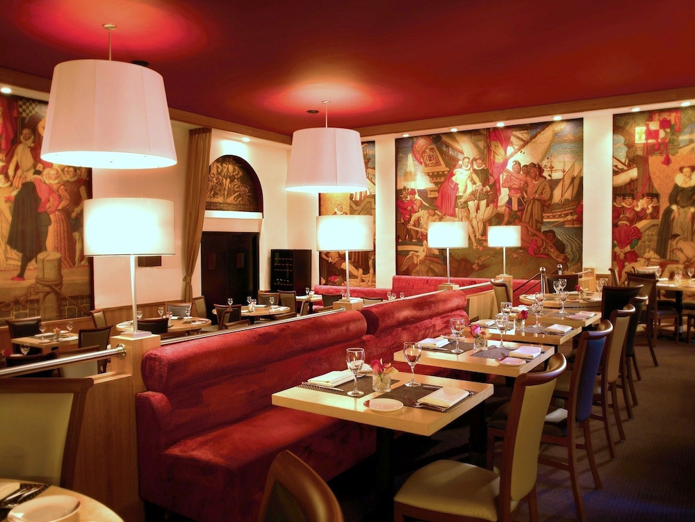Warwick Hotel New York 46/61