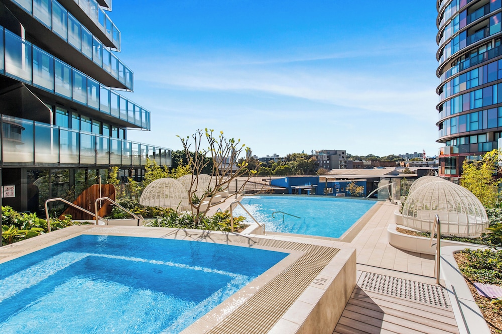 One Global Resorts Green Square 28/50