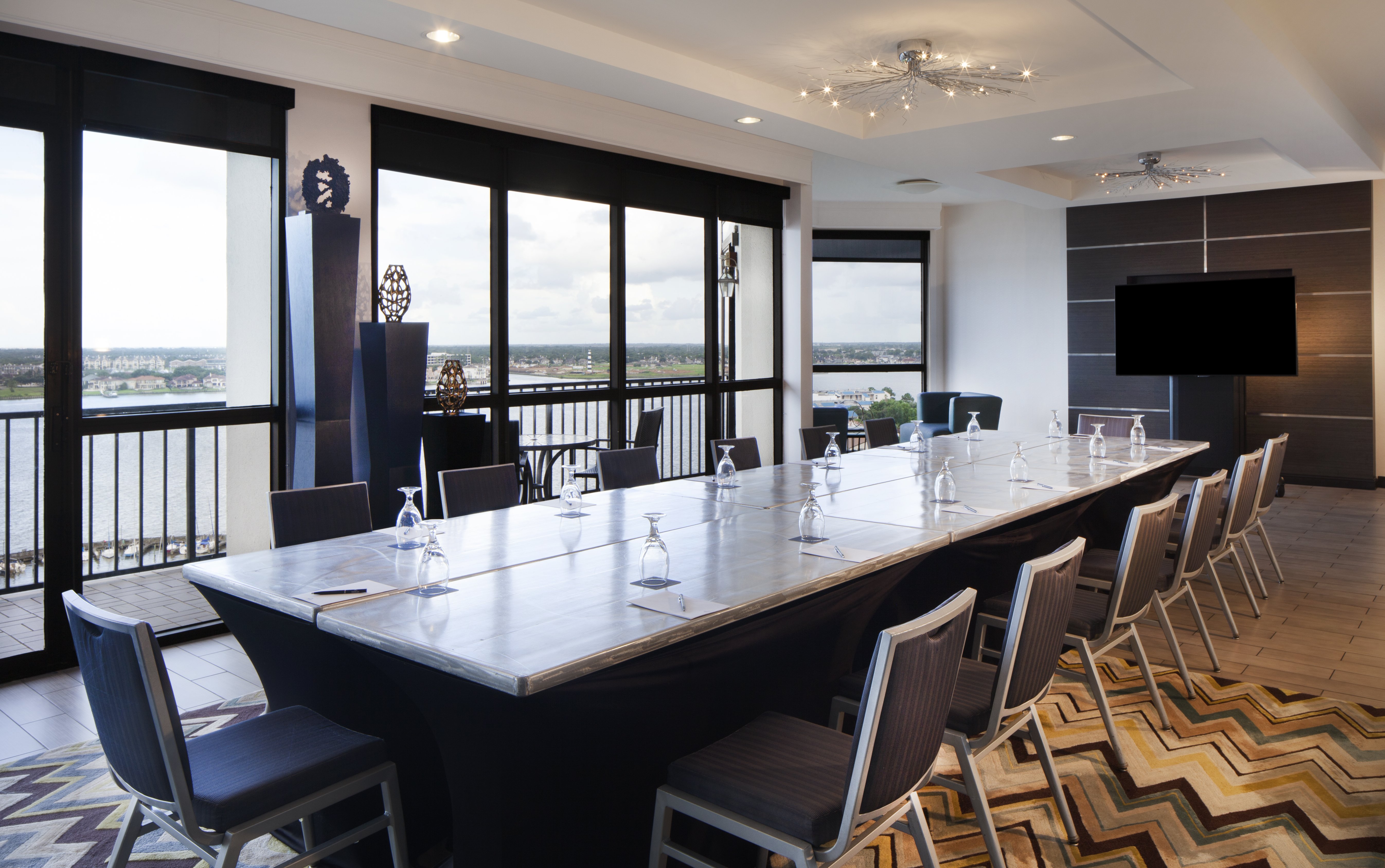 Compass Hotel Nassau Bay 53/65