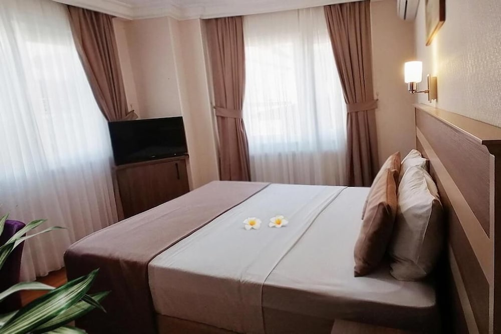 Sembol Hotel 17/46
