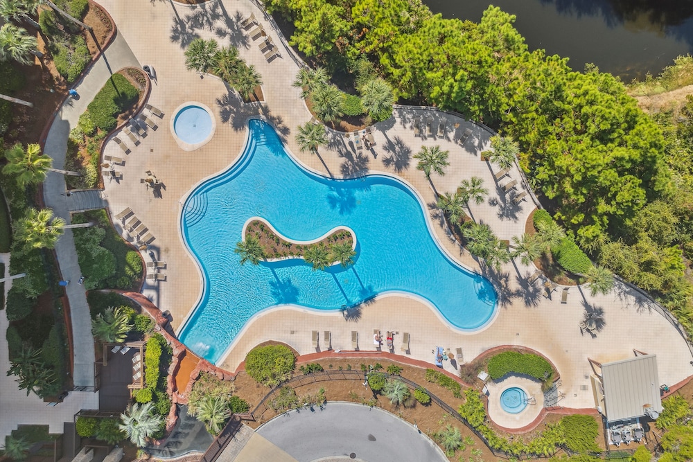 Luau Resort by Panhandle Getaways 44/50