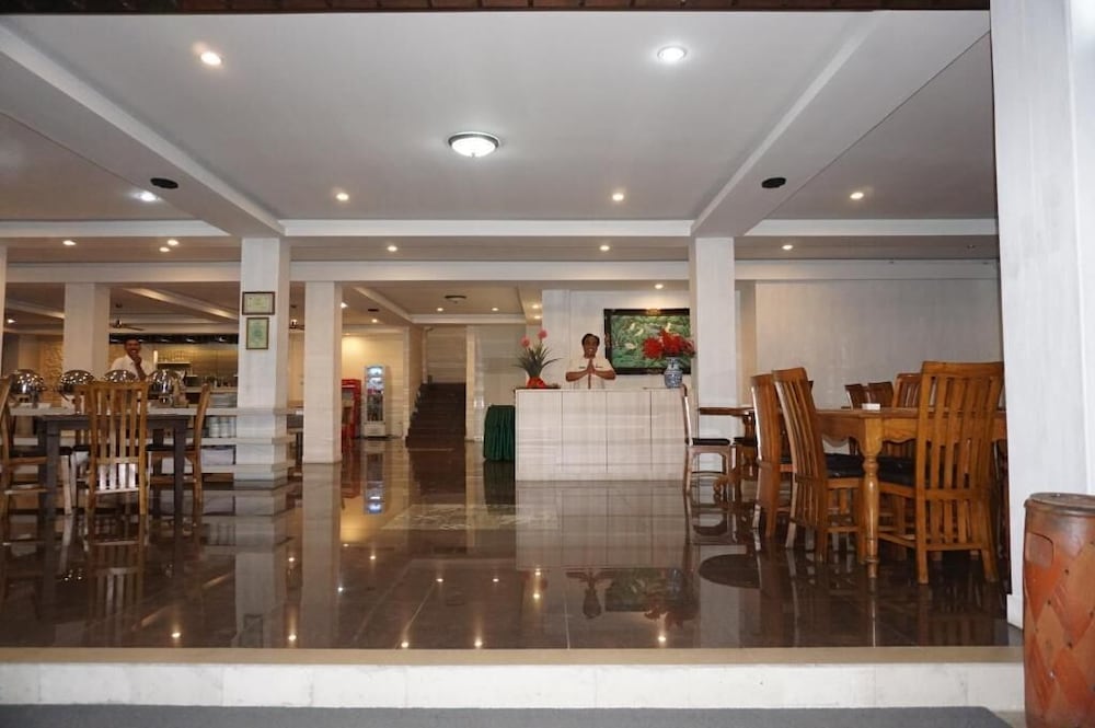 Grand Puri Saron Yogyakarta 52/58