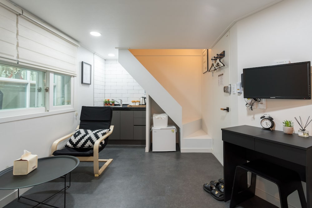 Mono House Hongdae 2 59/71