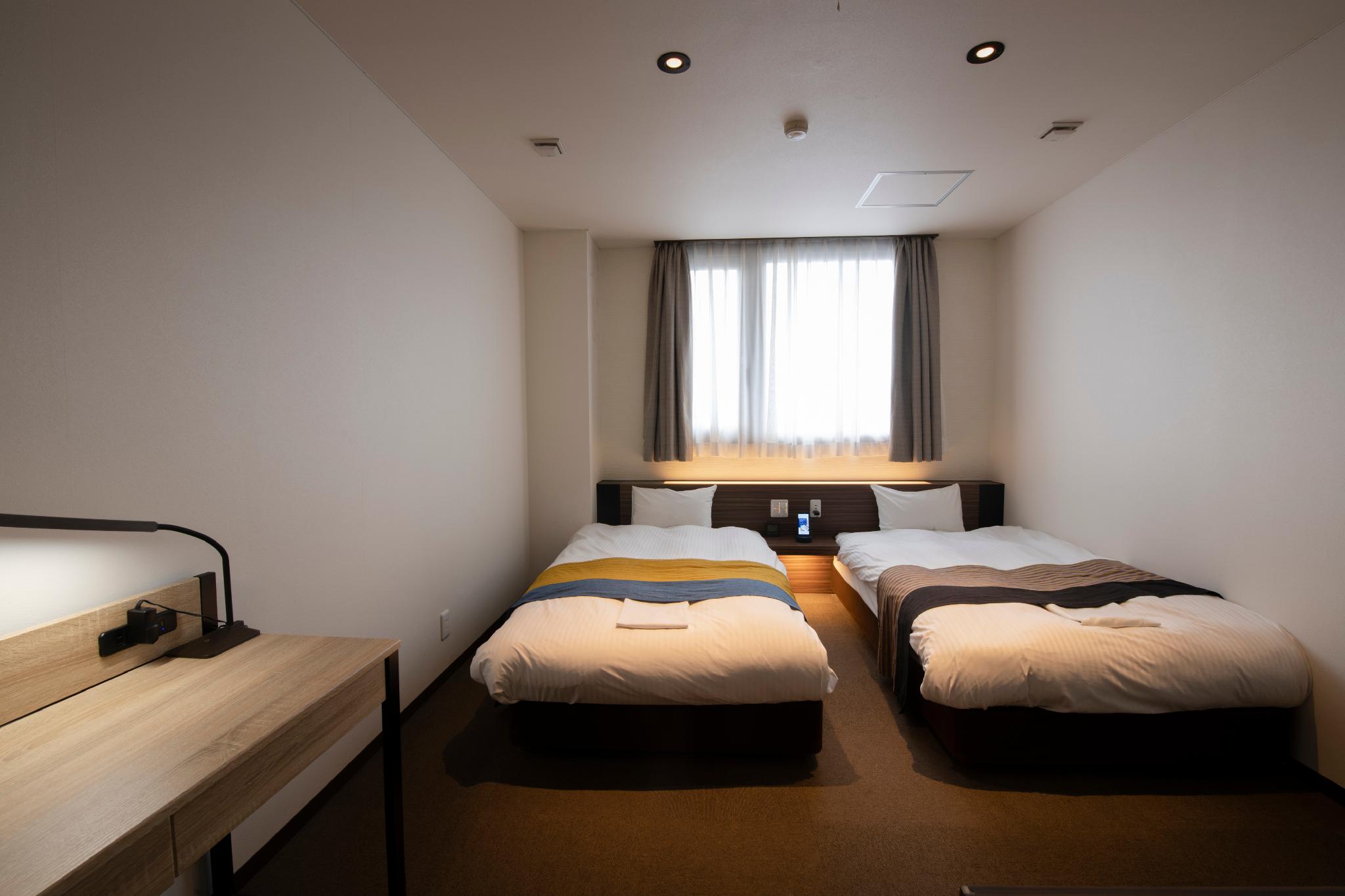 Standard, Twin Beds
