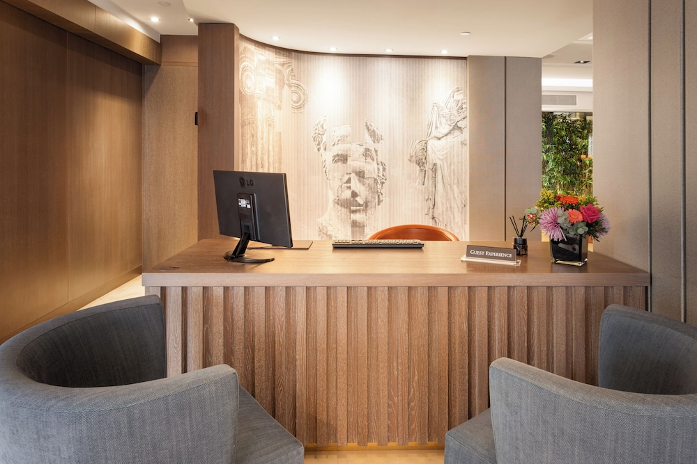 Melia Athens 65/73