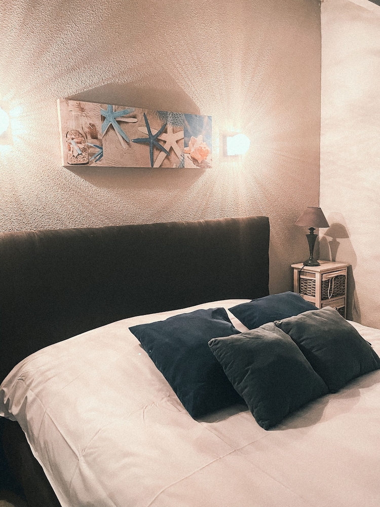 Auberge Des Pins 19/42
