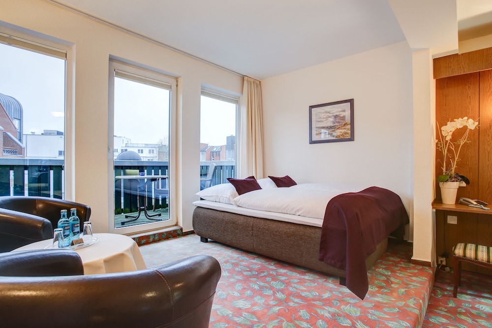 INA Hotel Consul 23/61