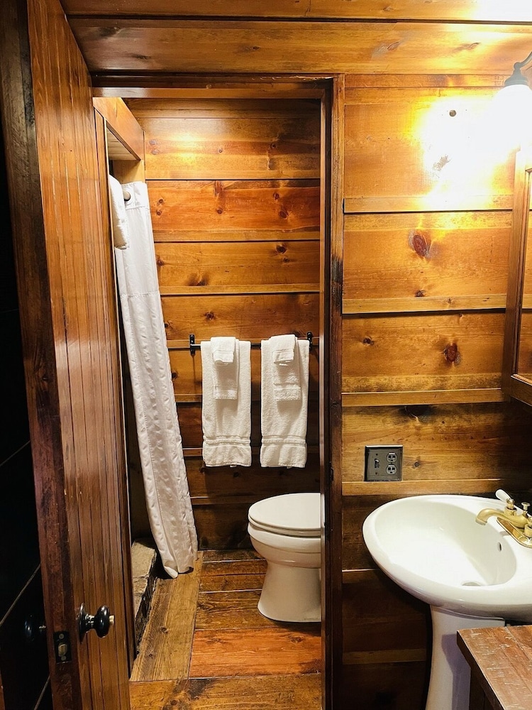 Drummond Island Resort 44/45